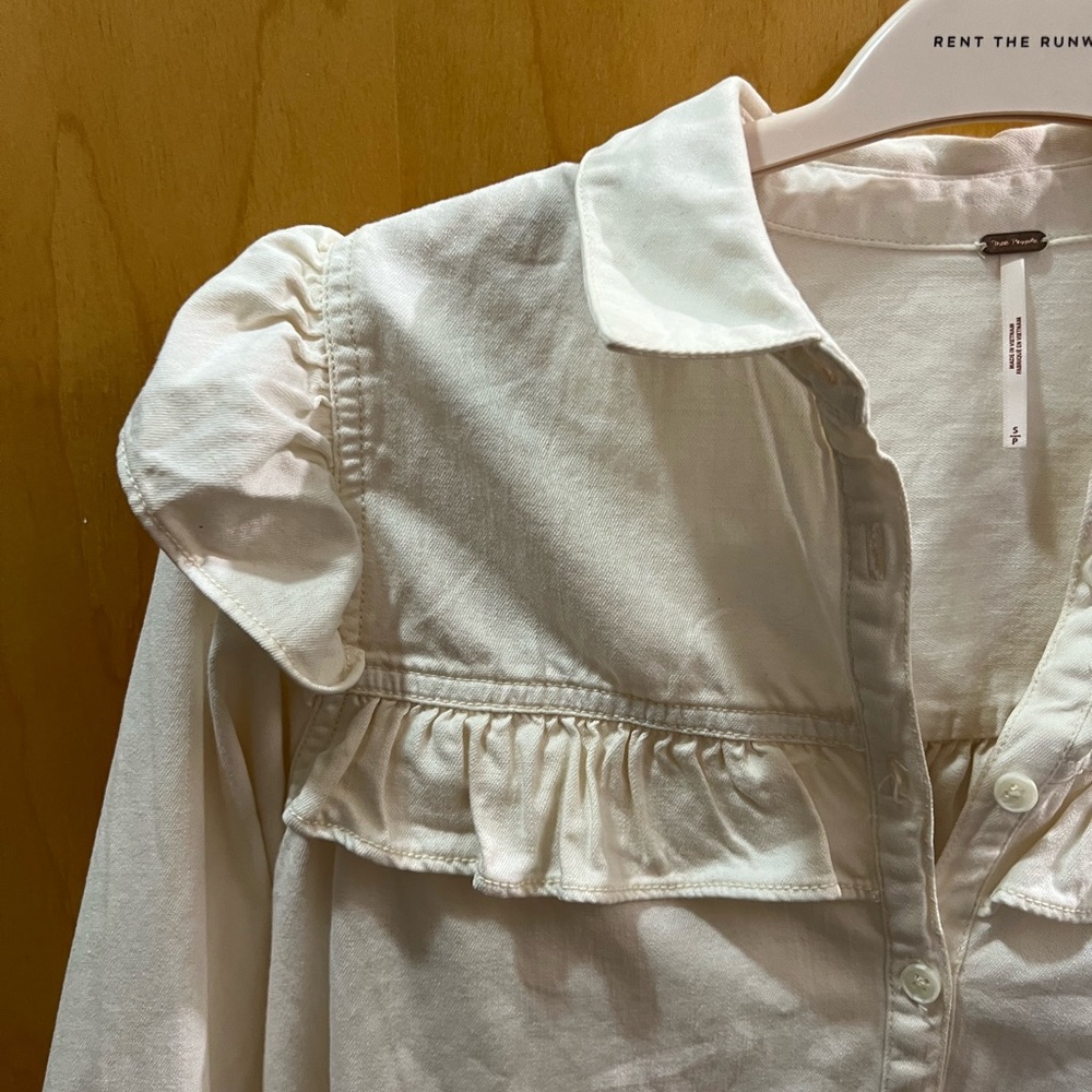 Cute ruffle top